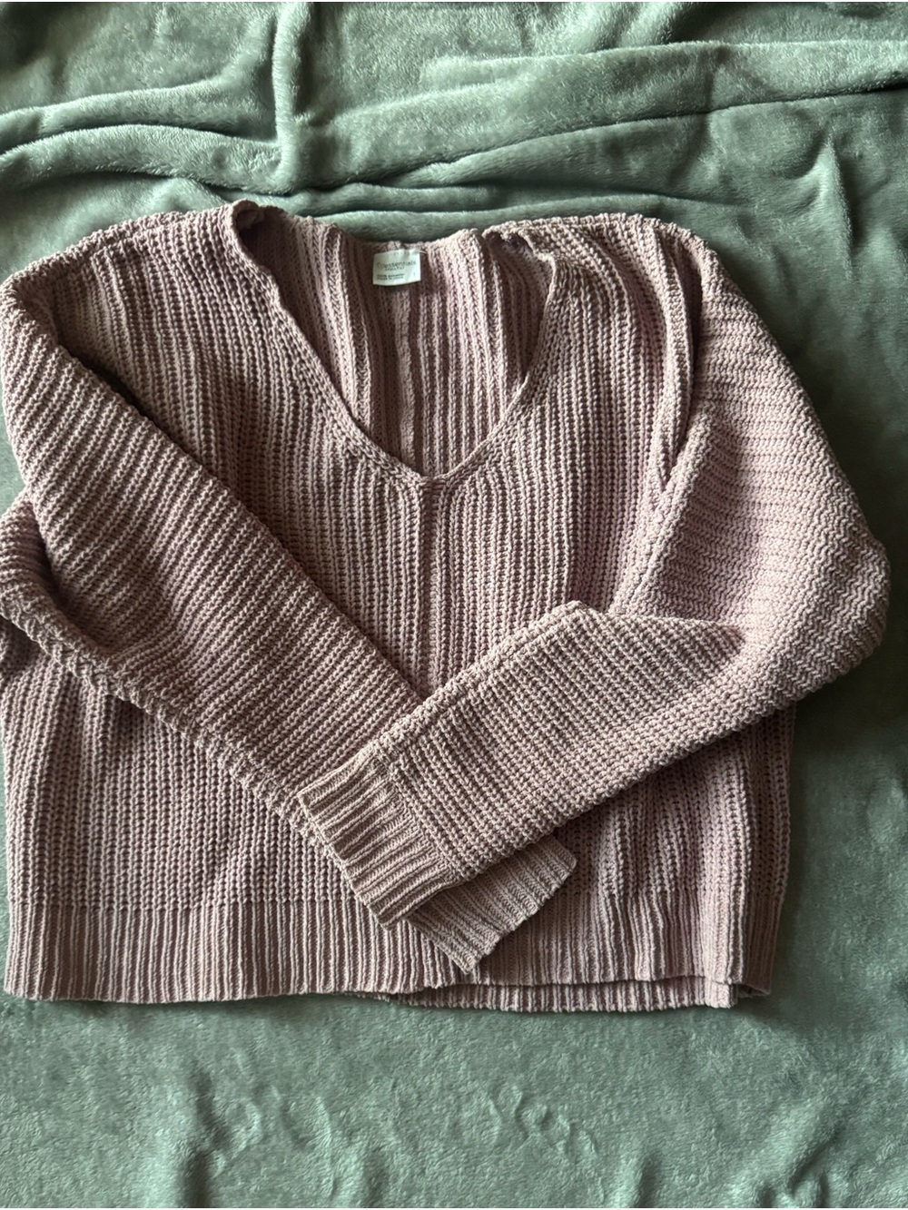 Essentials V-Neck Chunky Knit Sweater in Dusty Mauve